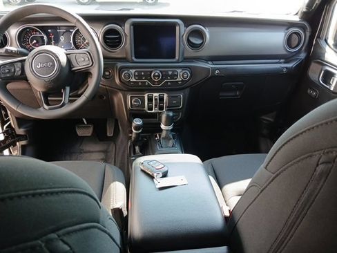 Used 2023 Jeep Gladiator Sport AWD/4WD image 23