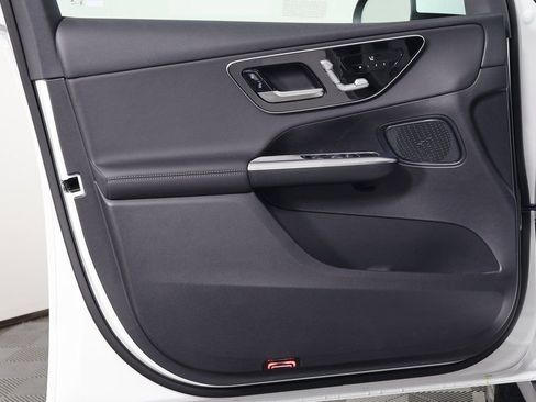 New 2026 Mercedes-Benz GLC 300 image 7