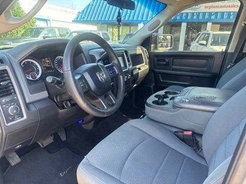 Used 2014 RAM 1500 Express AWD/4WD image 10