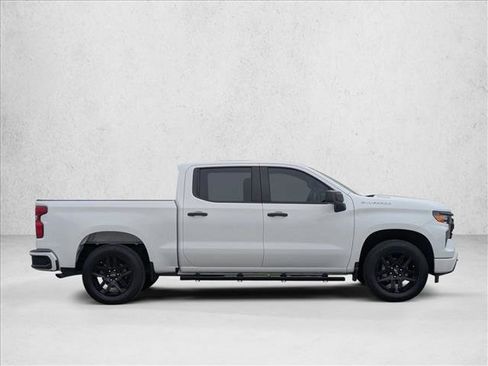 Used 2024 Chevrolet Silverado 1500 Custom image 4