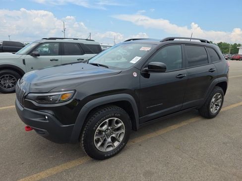 Used 2022 Jeep Cherokee Trailhawk w/ Trailer Tow Group image 2