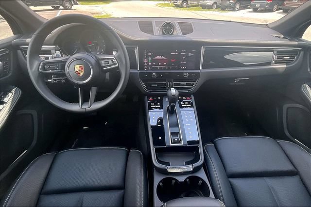 Used 2025 Porsche Macan AWD/4WD image 6