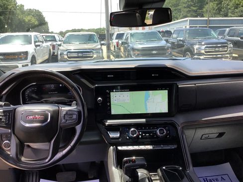 Used 2022 GMC Sierra 1500 AT4 w/ AT4 Preferred Package AWD/4WD image 3