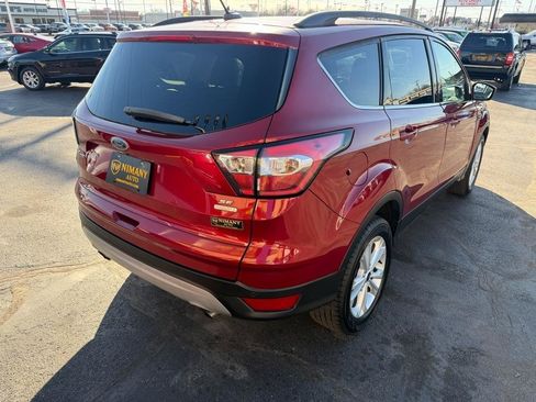 Used 2017 Ford Escape SE w/ Equipment Group 201A FWD image 5