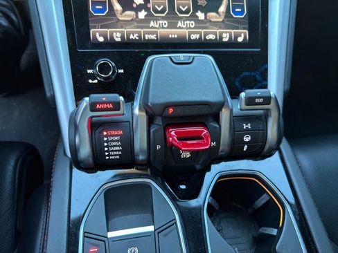 Used 2020 Lamborghini Urus image 20