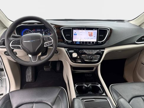 Used 2022 Chrysler Pacifica Limited image 20