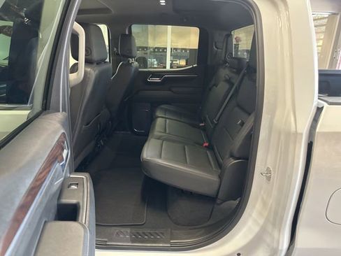 Used 2024 GMC Sierra 1500 SLT image 41