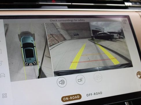 Used 2023 Land Rover Range Rover Sport SE Dynamic image 8