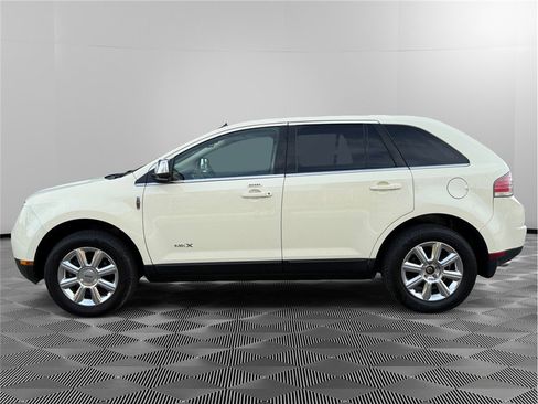 Used 2008 Lincoln MKX AWD image 2