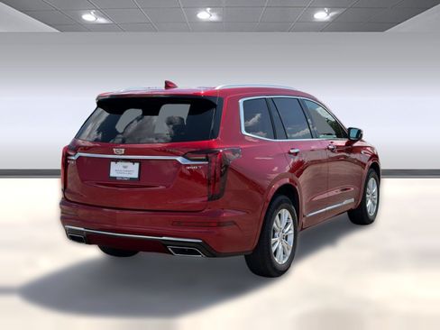 Used 2024 Cadillac XT6 Luxury w/ LPO, Floor Liner Package FWD image 9