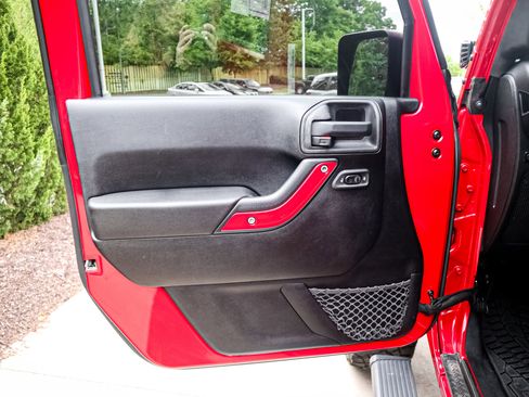 Used 2012 Jeep Wrangler Unlimited Sport AWD/4WD image 14