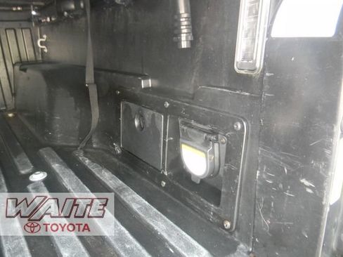 Used 2021 Toyota Tacoma TRD Off-Road AWD/4WD image 5