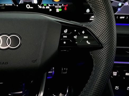 Used 2025 Audi SQ5 Premium Plus image 21