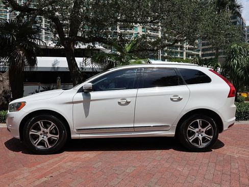 Used 2015 Volvo XC60 T6 w/ Proximity Package AWD/4WD image 14