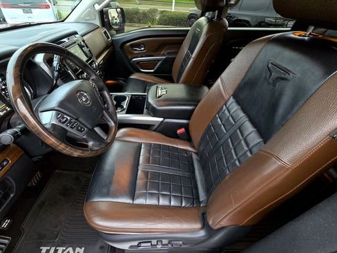 Used 2019 Nissan Titan Platinum Reserve image 25