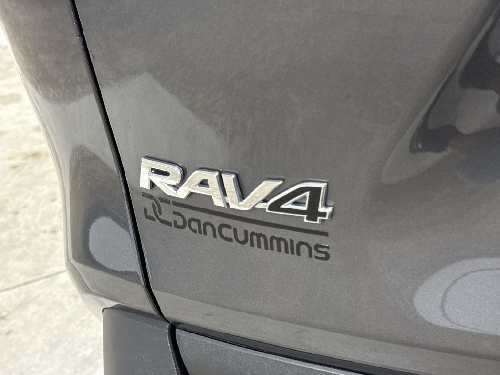 Used 2025 Toyota RAV4 XLE FWD image 25