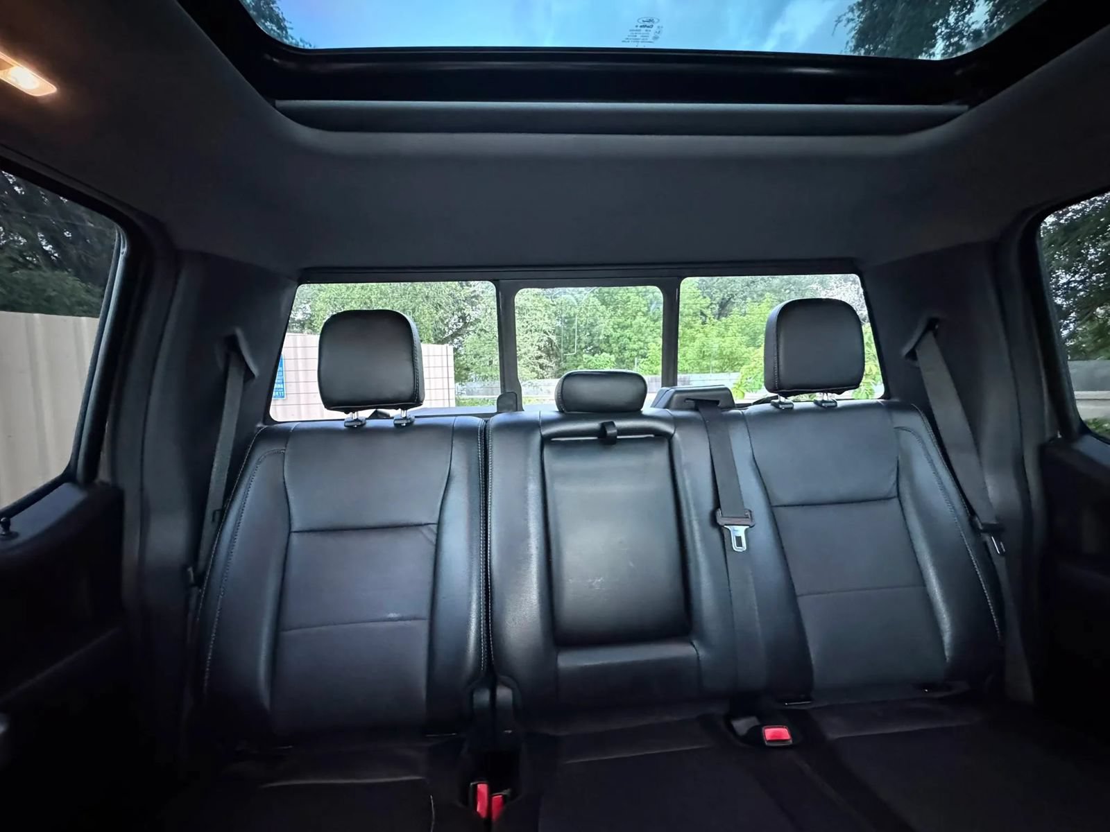 Used 2015 Ford F150 Lariat w/ Equipment Group 502A Luxury AWD/4WD image 33