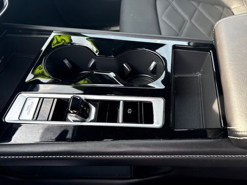 Used 2025 Volkswagen Atlas Cross Sport SE image 26