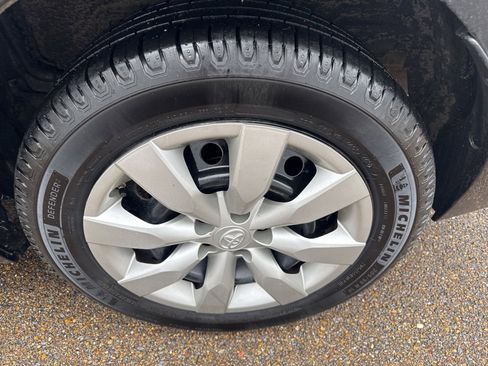 Used 2016 Toyota Corolla LE image 11