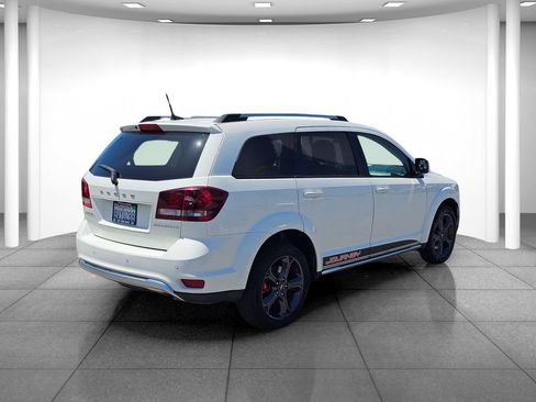 Used 2020 Dodge Journey Crossroad FWD image 6
