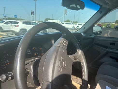 Used 2005 Chevrolet Tahoe LS RWD image 11