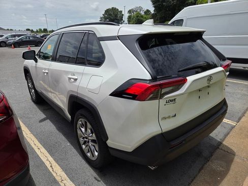 Used 2021 Toyota RAV4 XLE Premium FWD image 7