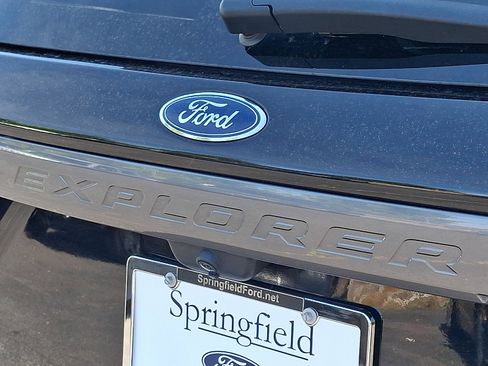 Used 2022 Ford Explorer XLT w/ Equipment Group 202A AWD/4WD image 33