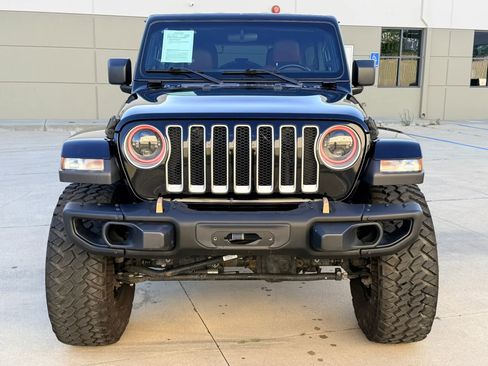 Used 2019 Jeep Wrangler Unlimited Sahara image 2