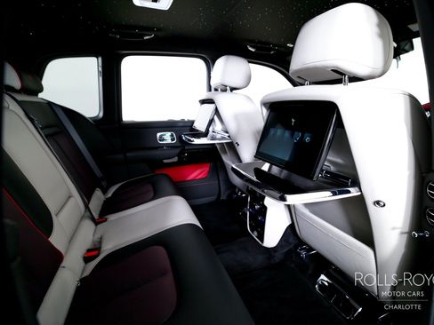 Certified 2025 Rolls-Royce Cullinan AWD/4WD image 29