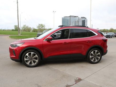 Used 2024 Ford Escape Platinum FWD image 3