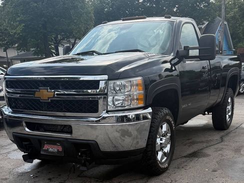 Used 2014 Chevrolet Silverado 3500 W/T w/ Snow Plow Prep Package AWD/4WD image 3