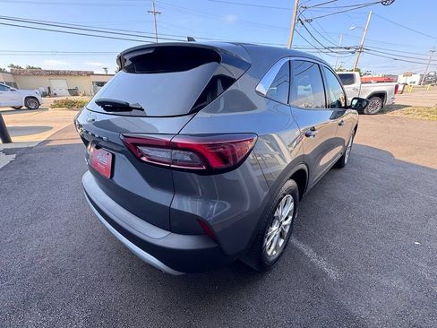 Used 2023 Ford Escape Active w/ Cold Weather Package FWD image 8