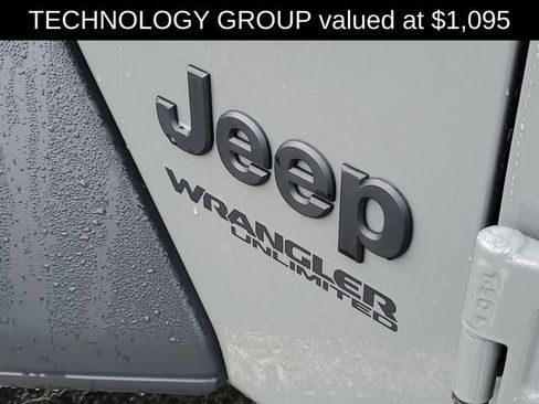 Used 2022 Jeep Wrangler Unlimited Sport AWD/4WD image 12