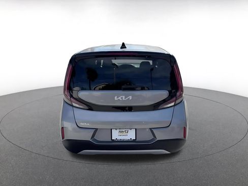 Used 2025 Kia Soul LX w/ LX Technology Package FWD image 12