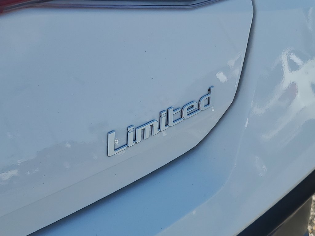 Used 2026 Hyundai Elantra Limited FWD image 29