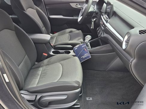 Certified 2023 Kia Forte LXS w/ LXS Technology Package image 18