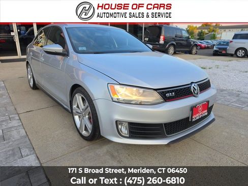 Used 2015 Volkswagen Jetta GLI SE FWD image 2