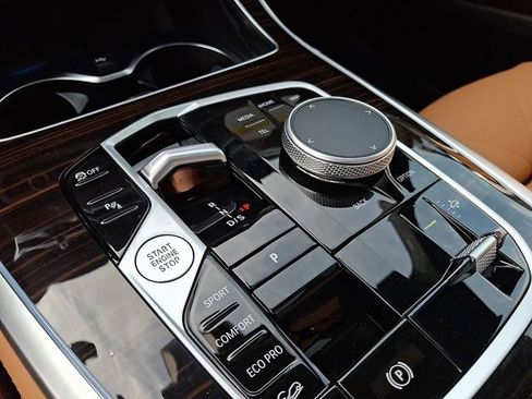 New 2026 BMW X7 xDrive40i AWD/4WD image 13