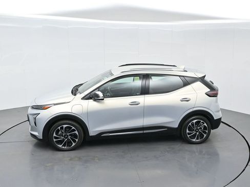 Used 2023 Chevrolet Bolt EUV Premier image 59