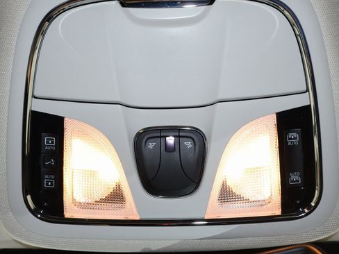 Used 2018 Jeep Cherokee Trailhawk w/ Comfort/Convenience Group image 30