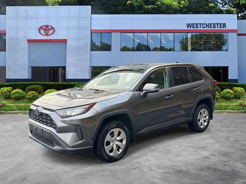 Certified 2022 Toyota RAV4 LE image 4