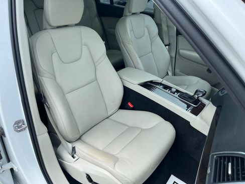 Used 2019 Volvo XC90 T6 Momentum w/ Advanced Package AWD/4WD image 26