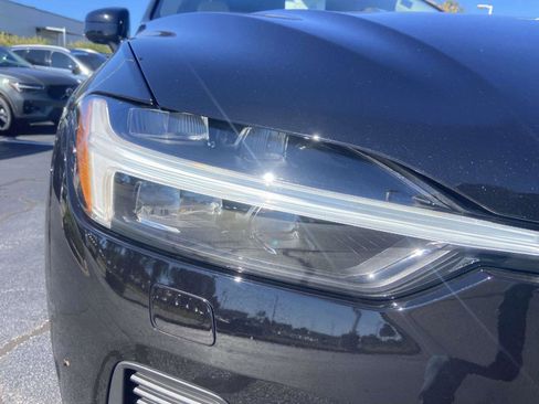 Certified 2023 Volvo XC60 B5 Ultimate w/ Protection Package Premier image 4