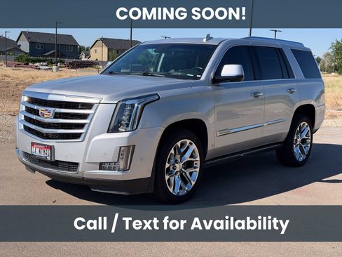 Used 2018 Cadillac Escalade Premium Luxury AWD/4WD image 3