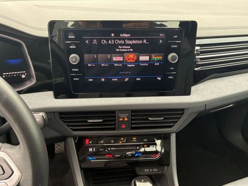 Used 2025 Volkswagen Jetta SE image 18