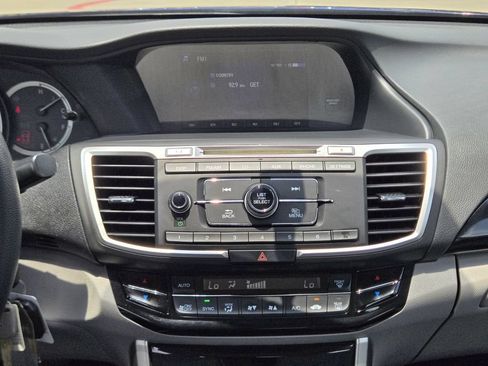 Certified 2017 Honda Accord LX image 17