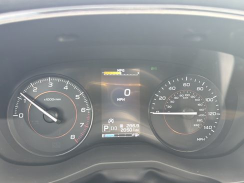Used 2020 Subaru Crosstrek 2.0i AWD/4WD image 19