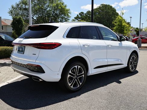 Certified 2025 Audi Q5 Premium w/ Convenience Package AWD/4WD image 7