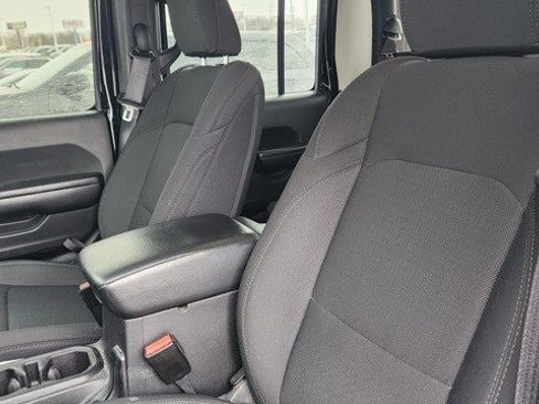 Used 2021 Jeep Gladiator Sport image 16