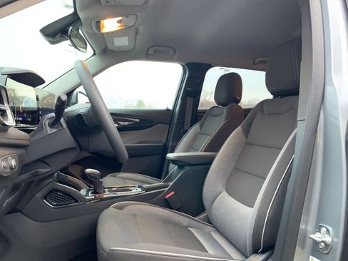 Used 2025 Chevrolet TrailBlazer LT image 24